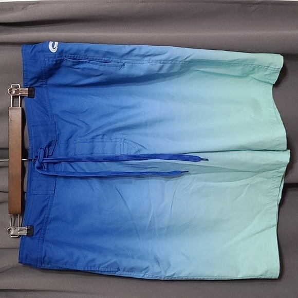 Outrageous Mens Board Shorts Swim Pocket Blue/Green Size L EUC - Picture 1 of 8